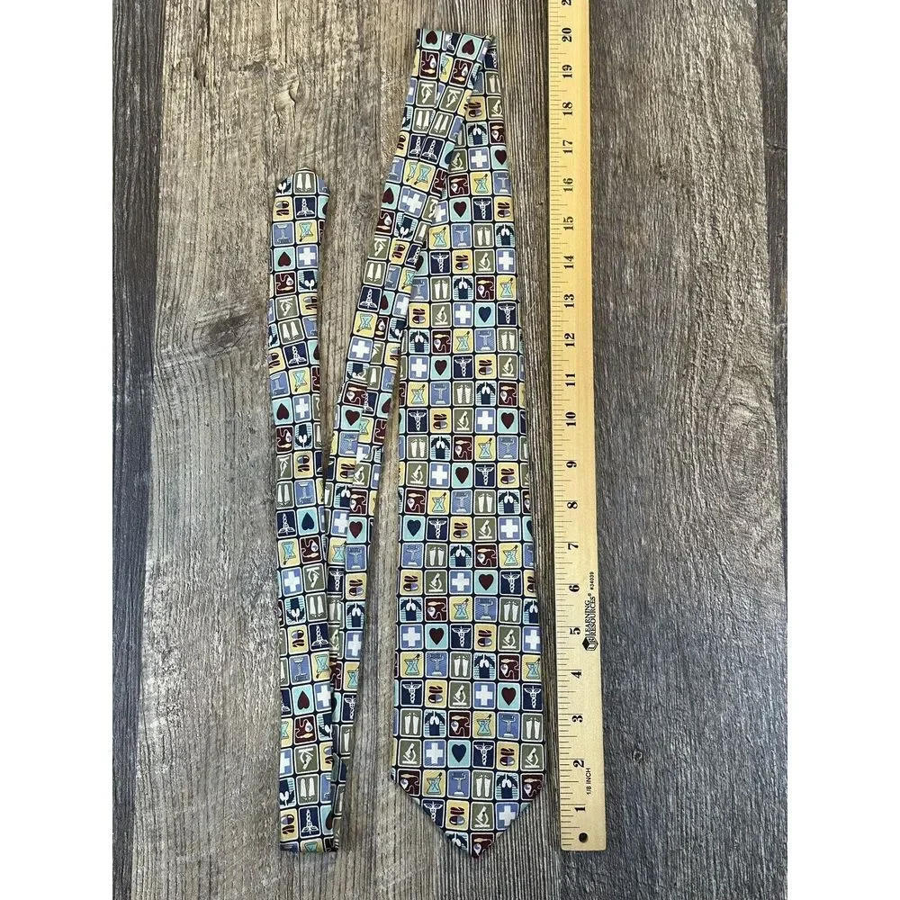 MD Doctor Medical Professional Pharmacist Michael Bruce‎ USA Silk Necktie